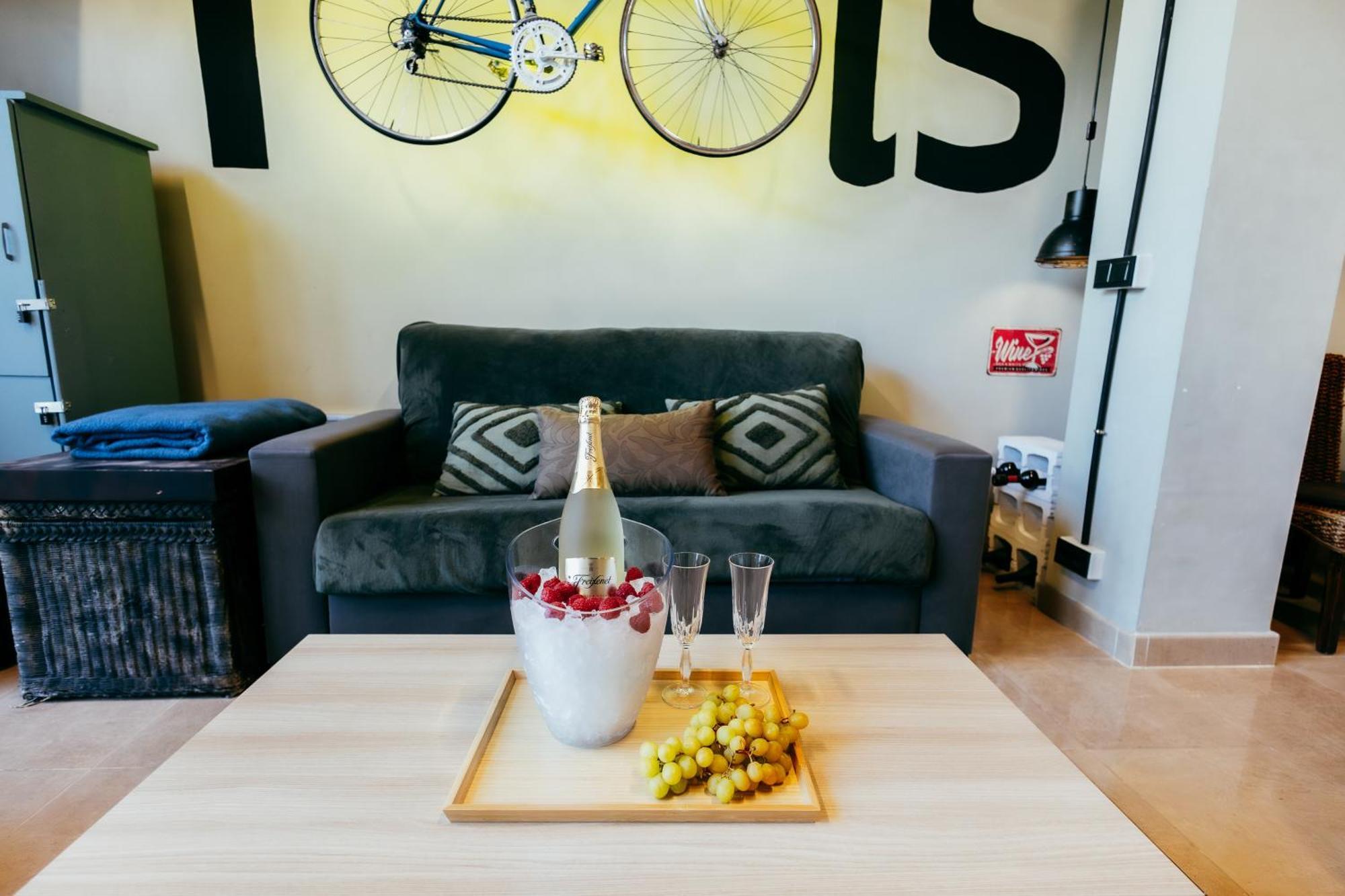 Ruzafa Roots, 12 Min To Centre, Smart Tv, Wine Appartement Valencia